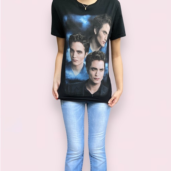 SOLD • twilight saga edward cullen t-shirt - Picture 2 of 9